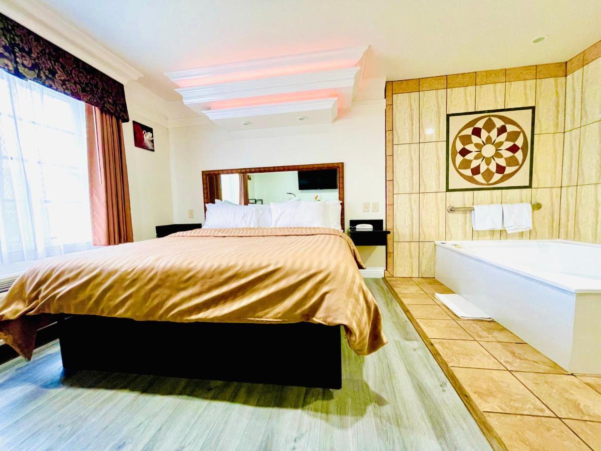 Rodeway Inn Санта Ана Екстериор снимка