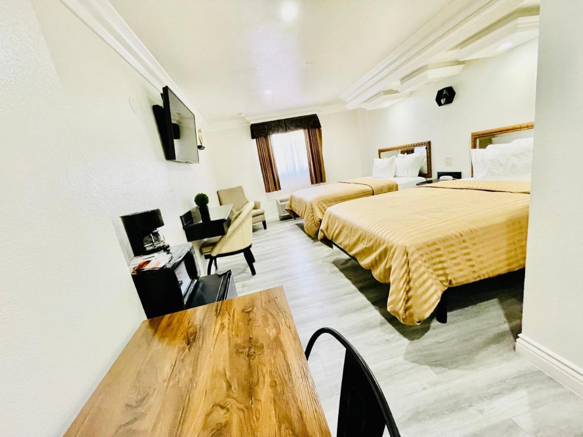 Rodeway Inn Санта Ана Екстериор снимка