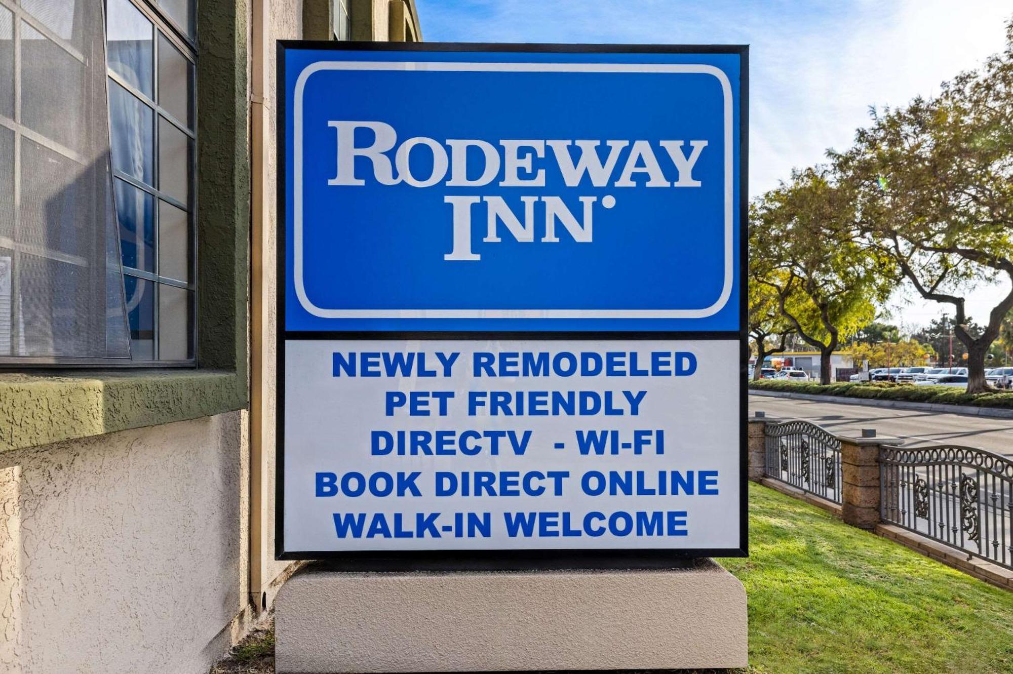 Rodeway Inn Санта Ана Екстериор снимка